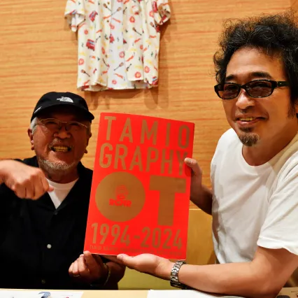 美品◇タミオグラフィー 写真集と非売ポスター３枚 奥田民生 タレントグッズ 美品◇タミオグラフィー 写真集と非売ポスター3枚 奥田